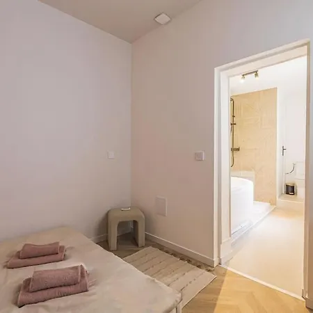 Apartment L Envole - Jacuzzi - Proche Gare Et Centre Chalons-en-Champagne